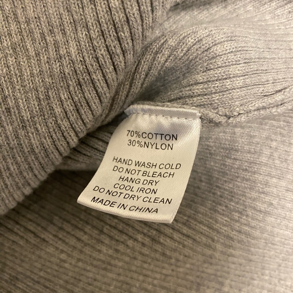 Gray Ribbed Zip-Up Jacket - image 2